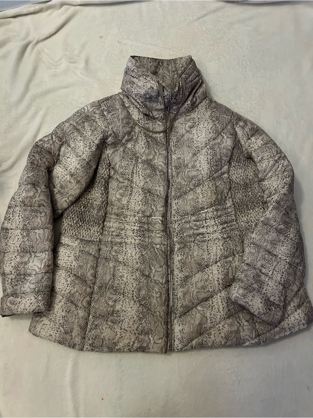 Bernardo Women's Snake-Print Quilted Puffer Jacket